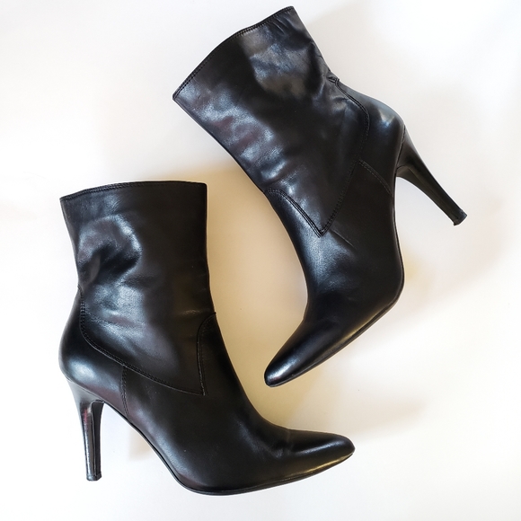 Nine West Shoes - Nine West NWOT black leather heeled booties 9.5